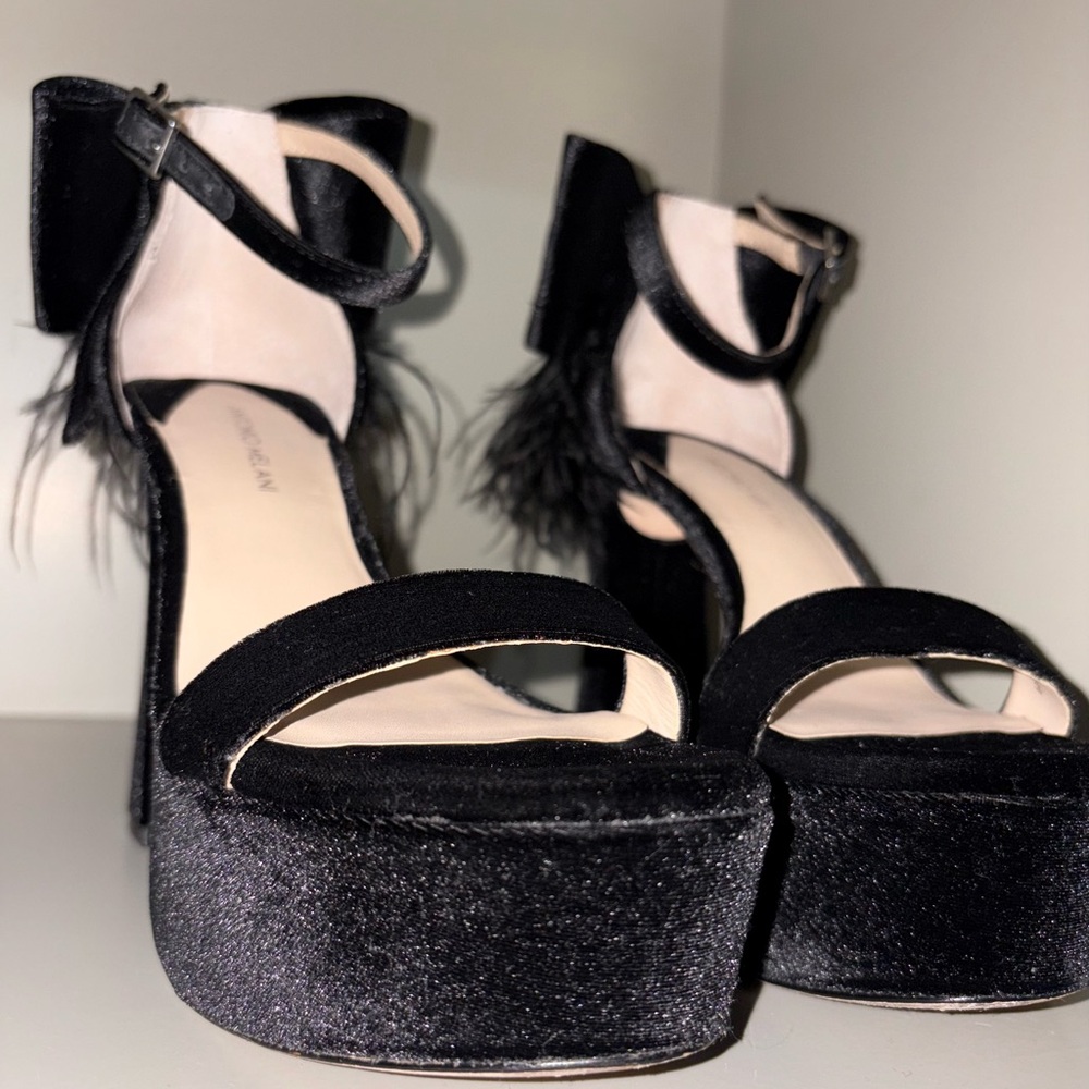 ✨ Antonio Melani Janie Velvet Feather Platform Sandals ✨ - Picture 6 of 6